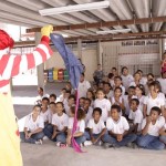 Alunos da Escola Estadual Senador Leite Neto se divertem com palhaço Ronald Mcdonald´s - Os alunos se divertiram com as brincadeiras / Fotos: Juarez Silveira/Seed