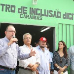 Vicegovernador participa de entrega de casas no assentamento Caraíbas