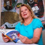 PMOC faz exposição para marcar o São João - A advogada Luzia Maria da Costa Nascimento autora do livro 'Os três santos juninos'