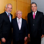 Governador acompanha homenagem ao ministro Ubiratan Aguiar -