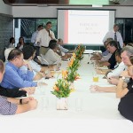 Governador encaminha projeto com reajuste do magistério para a Assembleia Legislativa - O governador Marcelo Déda cumprimenta o deputado Gustinho Ribeiro