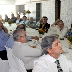 Governador encaminha projeto com reajuste do magistério para a Assembleia Legislativa - O governador Marcelo Déda cumprimenta o deputado Gustinho Ribeiro