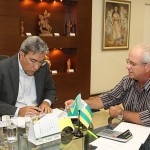 Governador despacha com o secretário de Esporte e Lazer - Fotos: Marcos Rodrigues/ASN