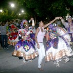 Festival de Quadrilhas Juninas promete agitar o São João de Aracaju - Turistas e aracajuanos interagindo com os quadrilheiros / Foto: Ascom/Setur