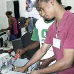 Oficina de Metarreciclagem de Computadores insere alunos no mercado de trabalho - Fotos: Juarez Silveira/Seed