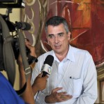 participou do lançamento do programa