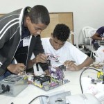 Oficina de Metarreciclagem de Computadores insere alunos no mercado de trabalho - Fotos: Juarez Silveira/Seed