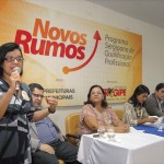 'Novos Rumos' leva qualificação profissional a comunidades de baixa renda - A secretária de Estado da Inclusão Social