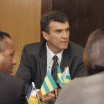 Governadora em exercício recebe membros da mesa diretora da Assembleia Legislativa - A governadora Angélica Guimarães