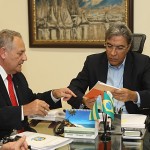 Déda recebe o deputado Givaldo Carimbão