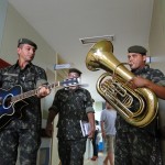 Dia do soldado é marcado com cortejo musical na Oncologia - Fotos: Ascom/SES