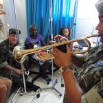 Dia do soldado é marcado com cortejo musical na Oncologia - Fotos: Ascom/SES