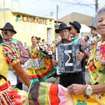 Grupos folclóricos ganham as ruas da capital sergipana -