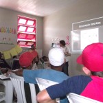 Voluntária estimula cuidados com a saúde bucal em unidade da Renascer - Fotos: Ascom/Renascer