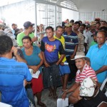 Estado entrega cestas de alimentos a famílias de Tomar do Geru - A beneficiária Edileuza Santos Aguiar