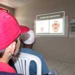 Voluntária estimula cuidados com a saúde bucal em unidade da Renascer - Fotos: Ascom/Renascer