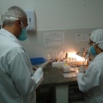 Huse capacita técnicos laboratoriais no diagnóstico imediato das meningites - Fotos: Ascom/Huse