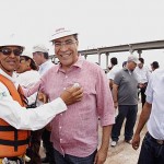 Déda leva deputados e prefeitos para verificar obras da ponte Gilberto Amado  - Foto: Marco Vieira/ASN