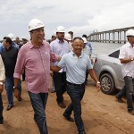 Déda leva deputados e prefeitos para verificar obras da ponte Gilberto Amado  - Foto: Marco Vieira/ASN