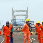 Déda leva deputados e prefeitos para verificar obras da ponte Gilberto Amado  - Foto: Marco Vieira/ASN