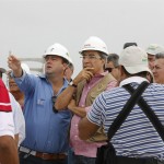 Déda leva deputados e prefeitos para verificar obras da ponte Gilberto Amado  - Foto: Marco Vieira/ASN