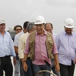 Déda leva deputados e prefeitos para verificar obras da ponte Gilberto Amado  - Foto: Marco Vieira/ASN