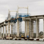 Déda leva deputados e prefeitos para verificar obras da ponte Gilberto Amado  - Foto: Marco Vieira/ASN