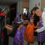 Centro de Oncologia promove Halloween para crianças em tratamento -