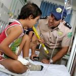Policiais rodoviários federais levam alegria a crianças da Oncologia -