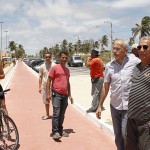 Jackson participa da abertura de quiosques da praia de Aruana -
