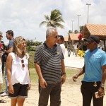 Jackson participa da abertura de quiosques da praia de Aruana -