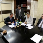 Déda e o ministro Fernando Bezerra assinam convênio de R$ 19 milhões para esgotamento sanitário -