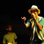 Acolhidos da Fundação Renascer se apresentam no 'Dia de Todas as Crianças' -