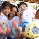 Crianças da Amélia Leite recebem brinquedos arrecadados através do 'Reutilize Alegria' - Fotos: Igor Andrade/Semarh