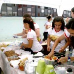 Alunos do Colégio Tobias Barreto expõem literatura em Café Cultural - A aluna Beatriz Saturnino Gomes dos Santos