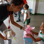 Crianças da Creche Irmã Graça recebem brinquedos arrecadados através do ‘Reutilize Alegria’  - Fotos: Ascom/Semarh