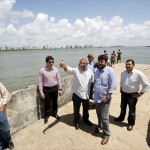 Governador em exercício visita obras de construção da Orla da Atalaia Nova - Foto: Mario Sousa/Seinfra