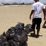 Jovens egressos da Fundação Renascer realizam ação ambiental na Atalaia - O diretor regional do Senac