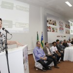 Ao lado da ministra do Desenvolvimento Social e Combate à Fome