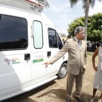 Ao lado da ministra do Desenvolvimento Social e Combate à Fome