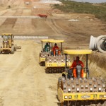 Marcelo Déda visita obras de ligação da avenida Santa Gleide com a BR235  -