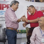 Governador entrega equipamentos para a Feira da Agricultura Familiar -