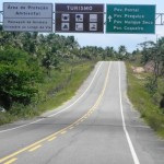 Ministério do Turismo realiza vistoria na Rodovia PontalConvento - A técnica do Ministério do Turismo Mariana Costa realizando a vistoria na rodovia