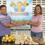 Frutos da Terra' entrega quase quatro toneladas de alimentos em Pedra Mole - Fotos: Edinah Mary/Seides
