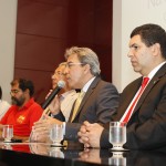 Déda concede gratificação de R$ 2 mil e amplia participação dos servidores na gestão do Banese -