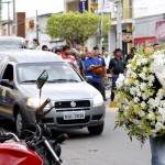 Déda comparece ao sepultamento da mãe do prefeito de Tobias Barreto -