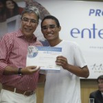 Marcelo Déda entrega certificado de qualificação profissional para 600 jovens - Fotos: Marco Vieira/ASN