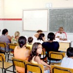 Primeiro dia das matrículas dos alunos candidatos à rede estadual transcorre com normalidade - A dona de casa Ana Paula Conceição Santos / Fotos: Juarez Silveira/Seed