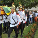 Marcelo Déda presta suas últimas homenagens ao exgovernador Seixas Dória - Foto: Marco Vieira/ASN