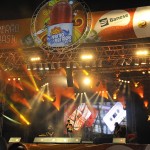Verão Sergipe chega ao fim e público já sente saudade - Banda Alapada abriu a noite de shows (Foto: Marcos Rodrigues/ASN)